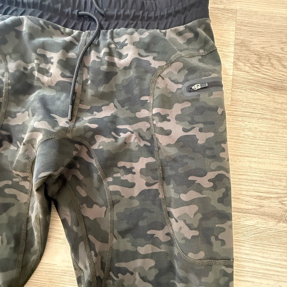 BYLT Basic Mens Elite+ Fitted Joggers Size XL Camo Print Elastic Drawstring EUC - Picture 3 of 9